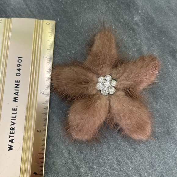 Vintage Mink Fur Crystal Star Brooch - Picture 4 of 7